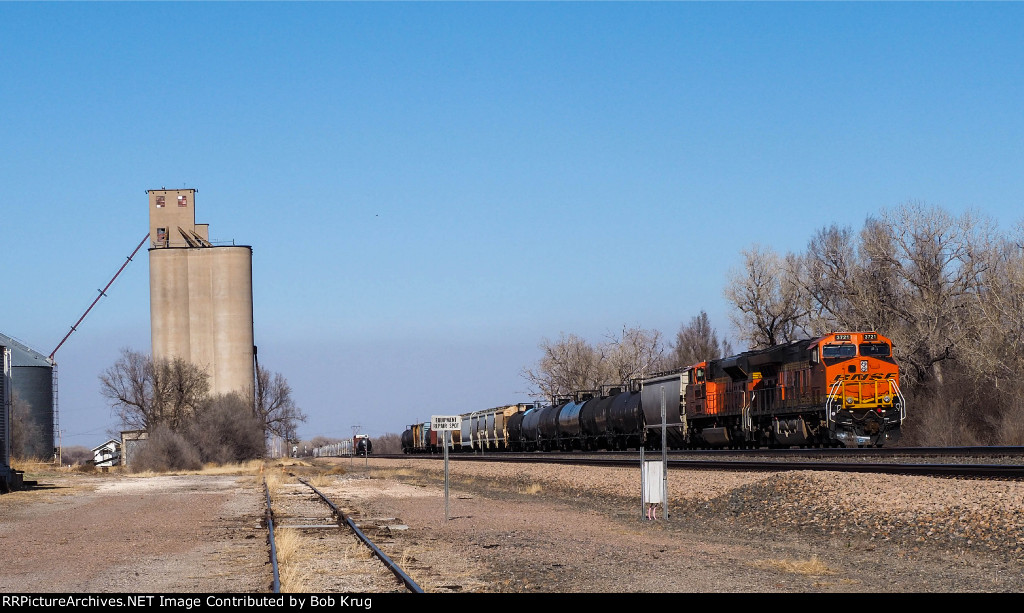 BNSF 3721 westbound at Gage, OK